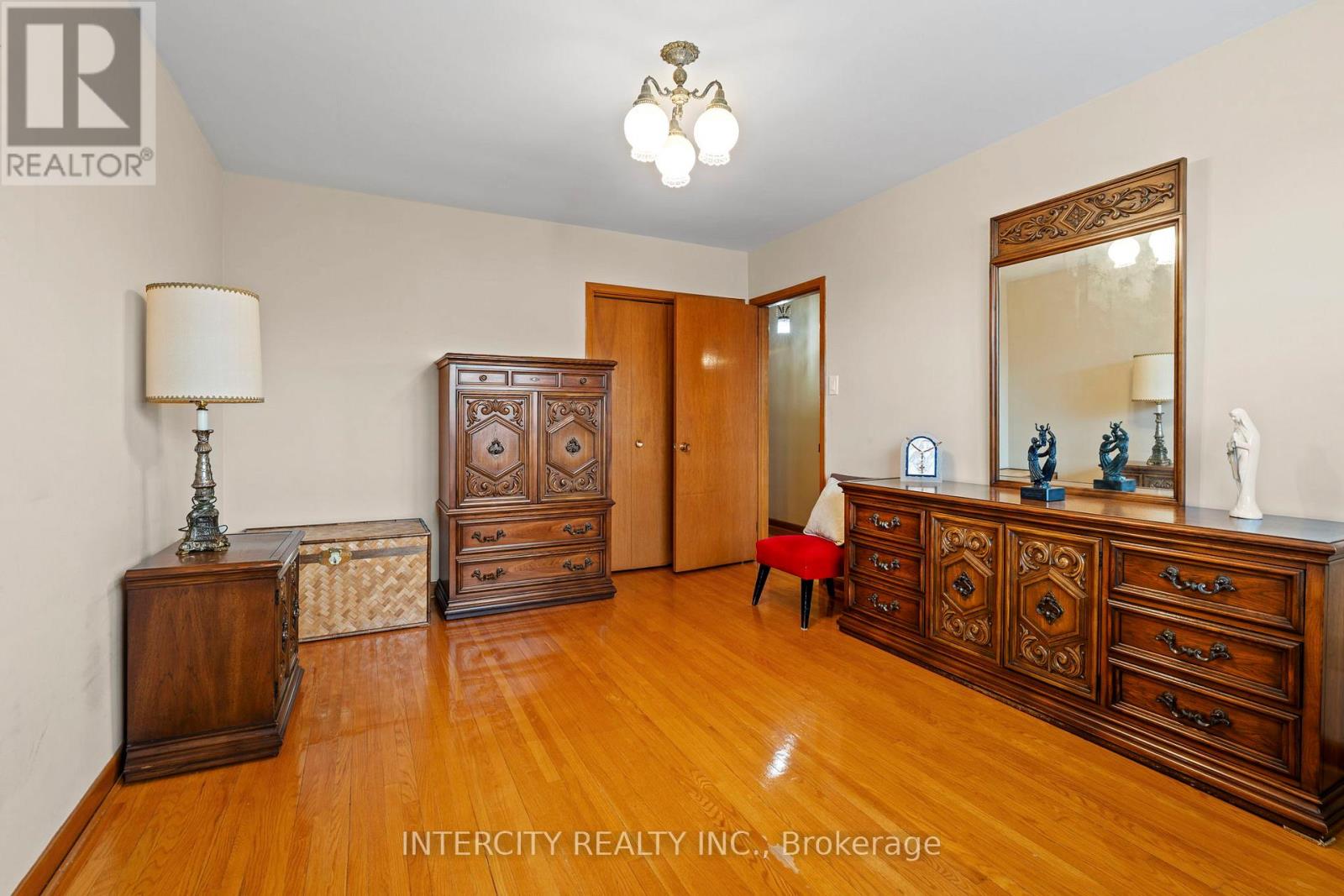 19 GADE DRIVE - 28
