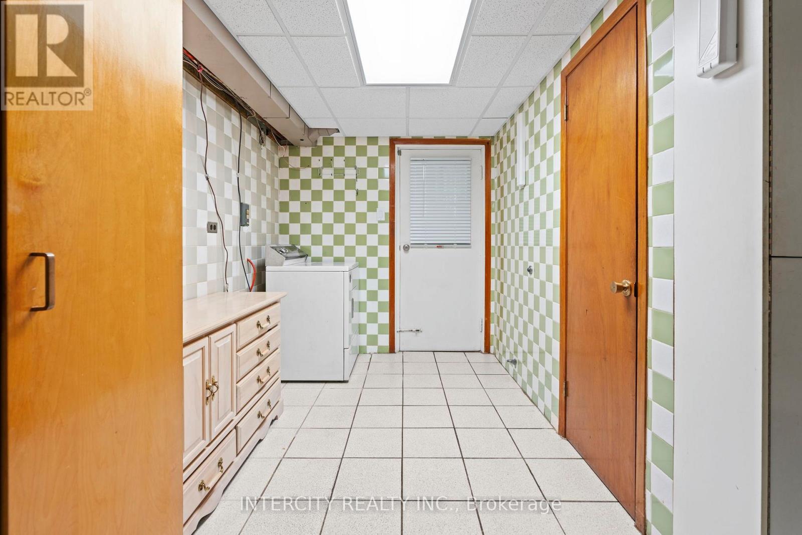 19 GADE DRIVE - 45
