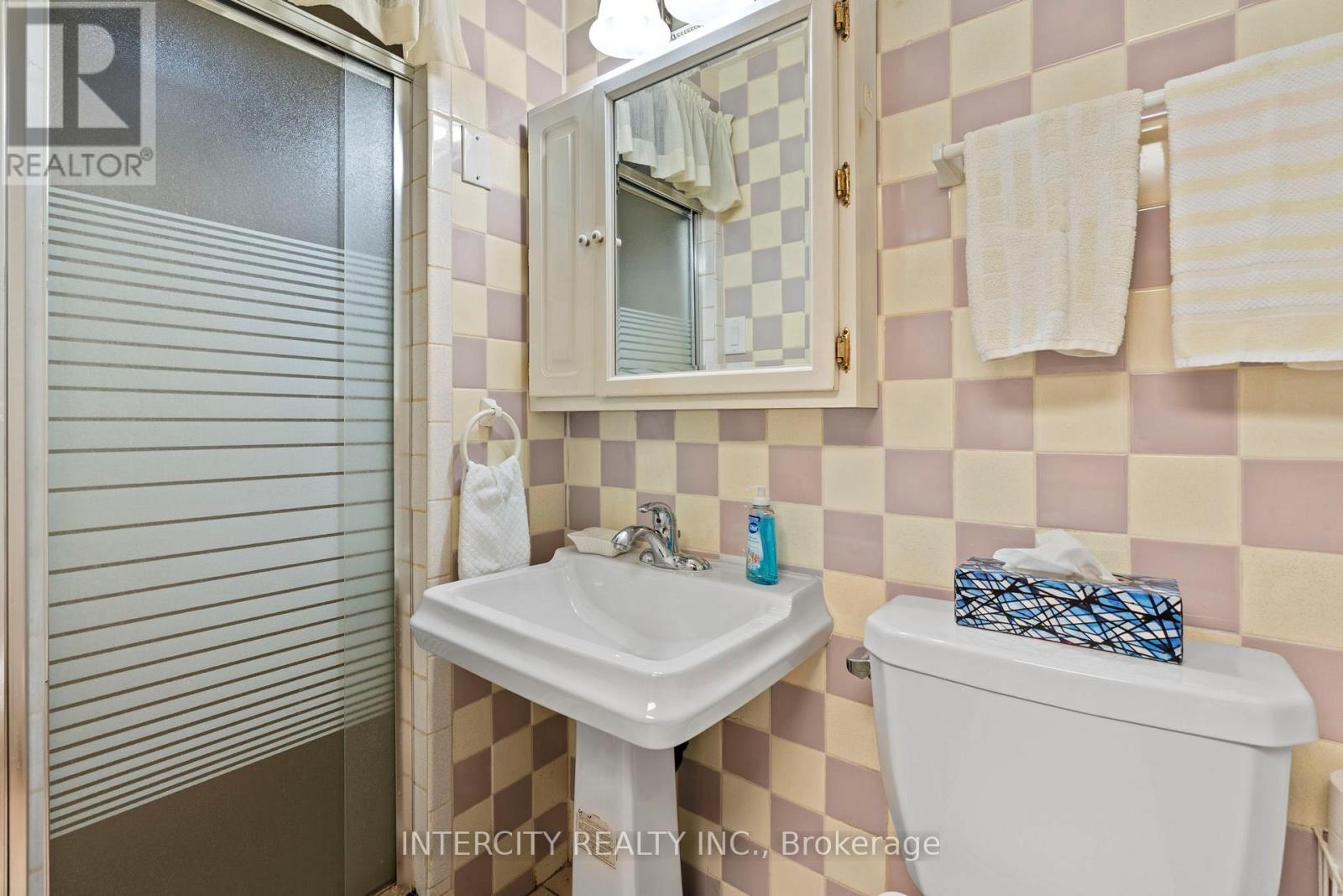 19 GADE DRIVE - 46