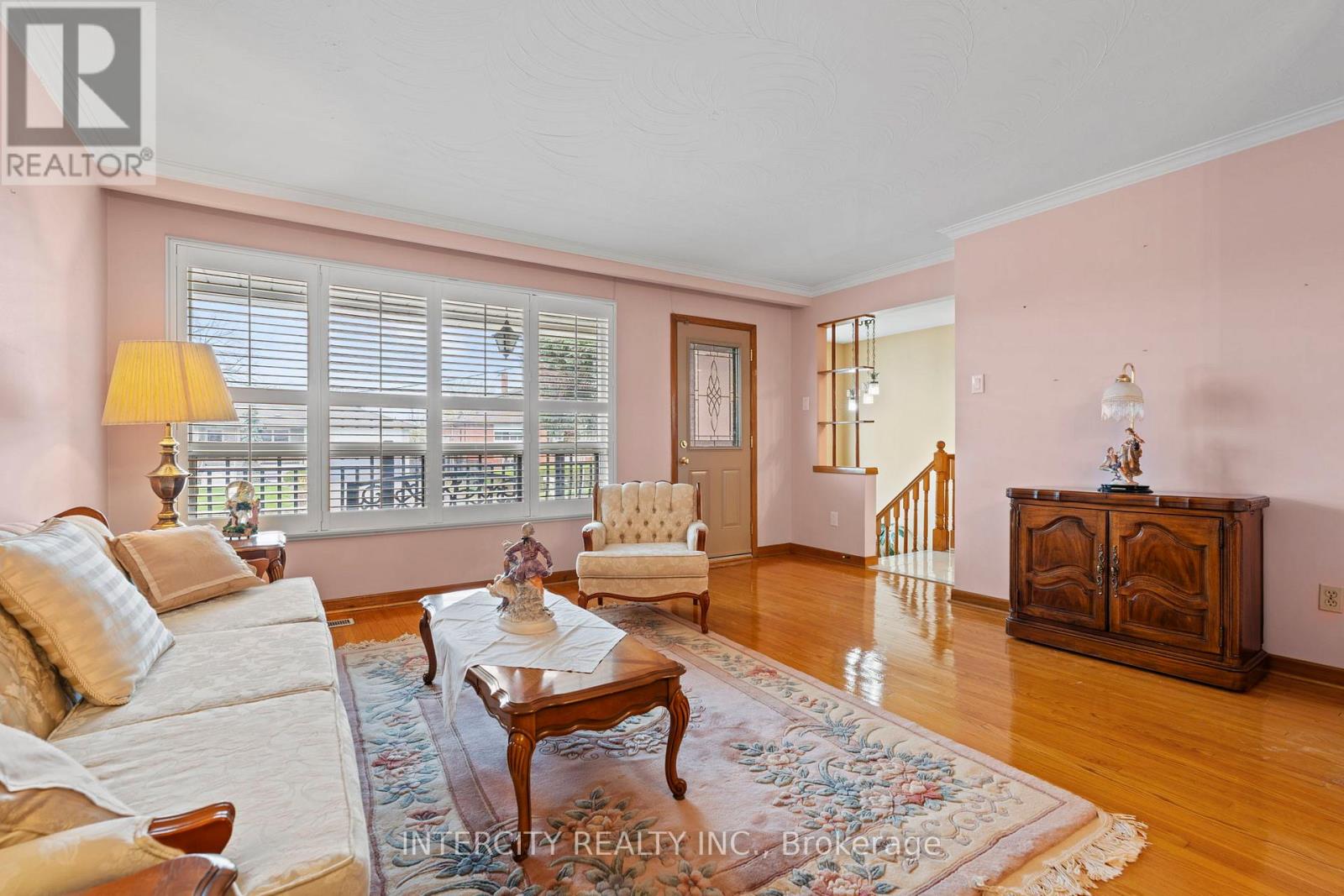 19 GADE DRIVE - 9