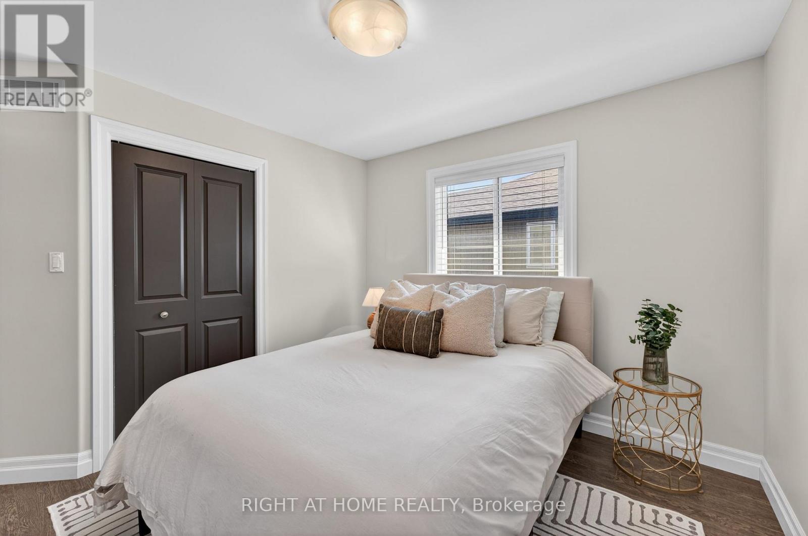 27 WOODBURN DRIVE - 17