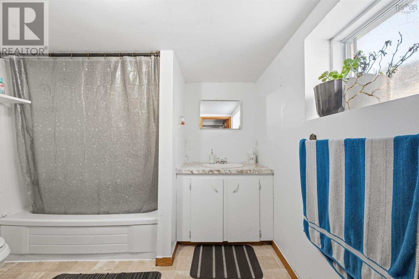 Property 36 of 39 of 28/30 High Street