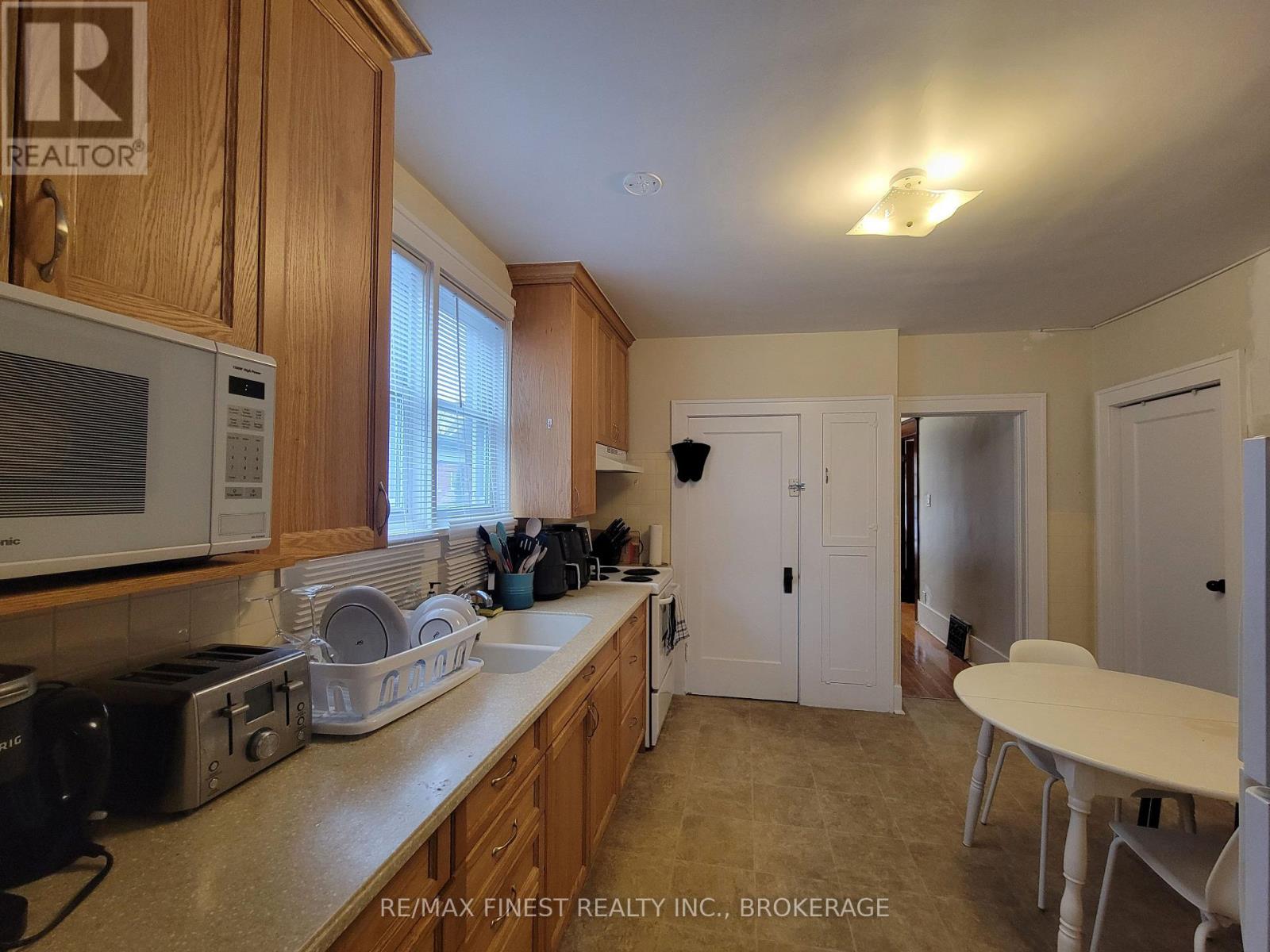 48 DUNDAS STREET - 10