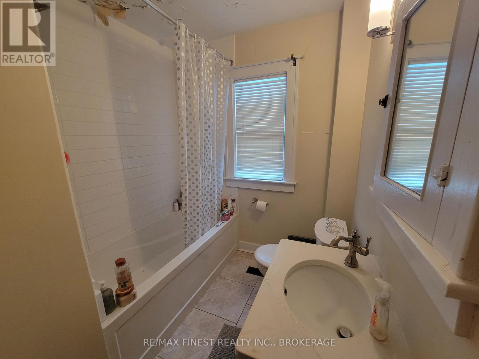 48 DUNDAS STREET - 16
