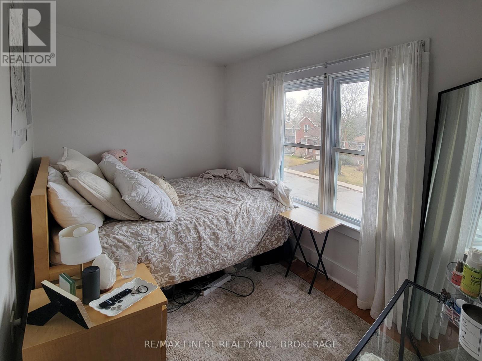 48 DUNDAS STREET - 17