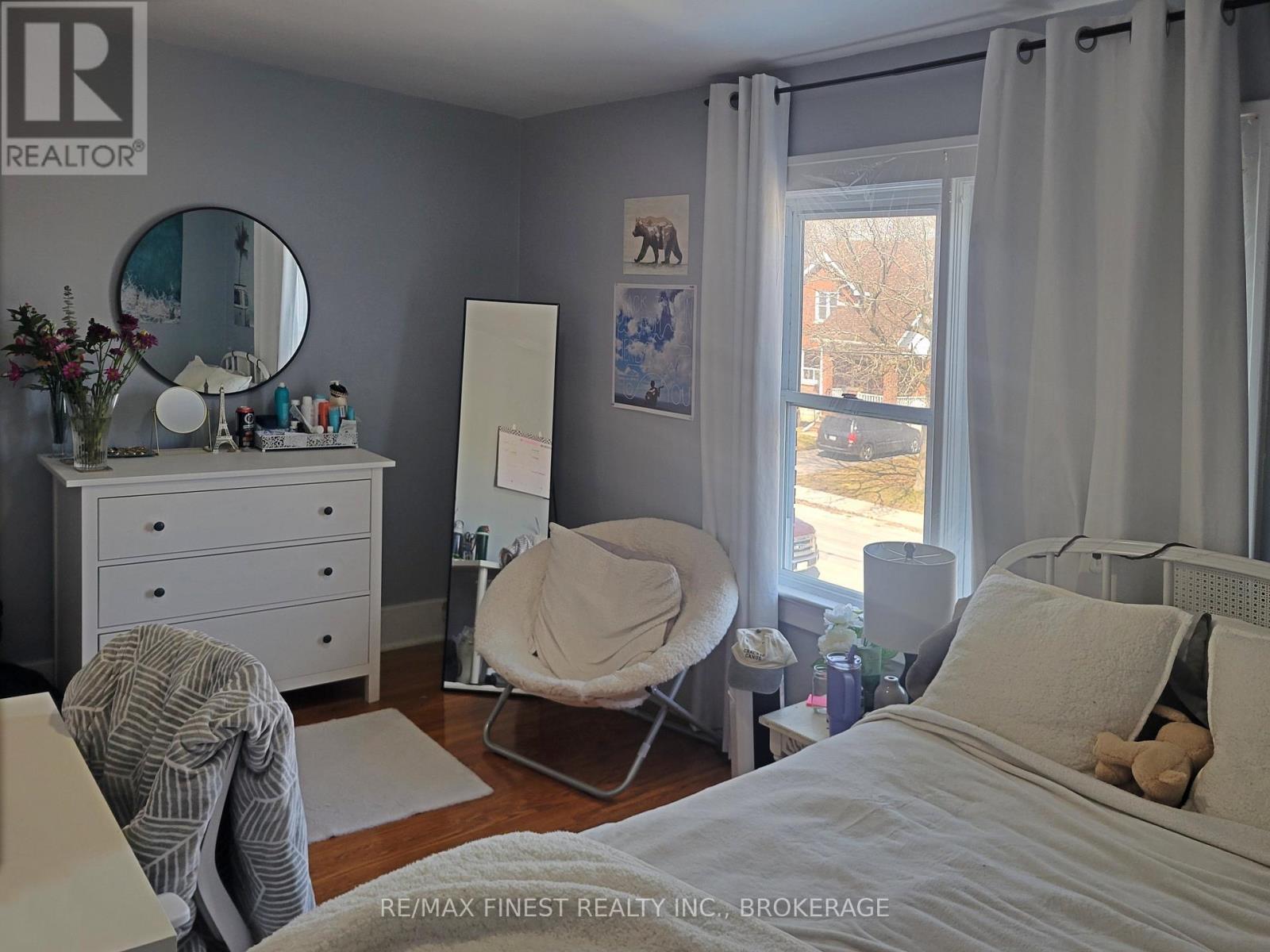 48 DUNDAS STREET - 24
