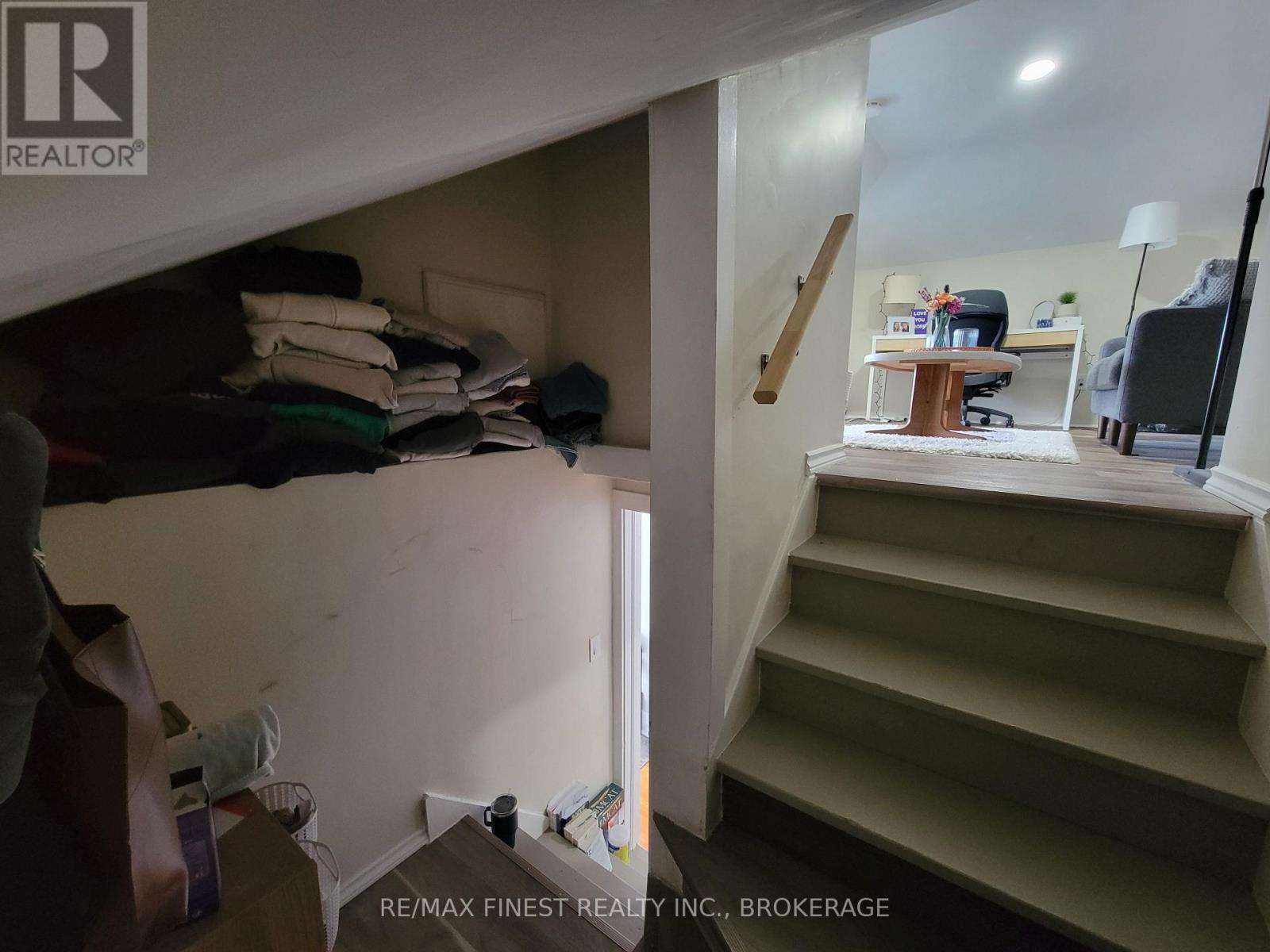 48 DUNDAS STREET - 25