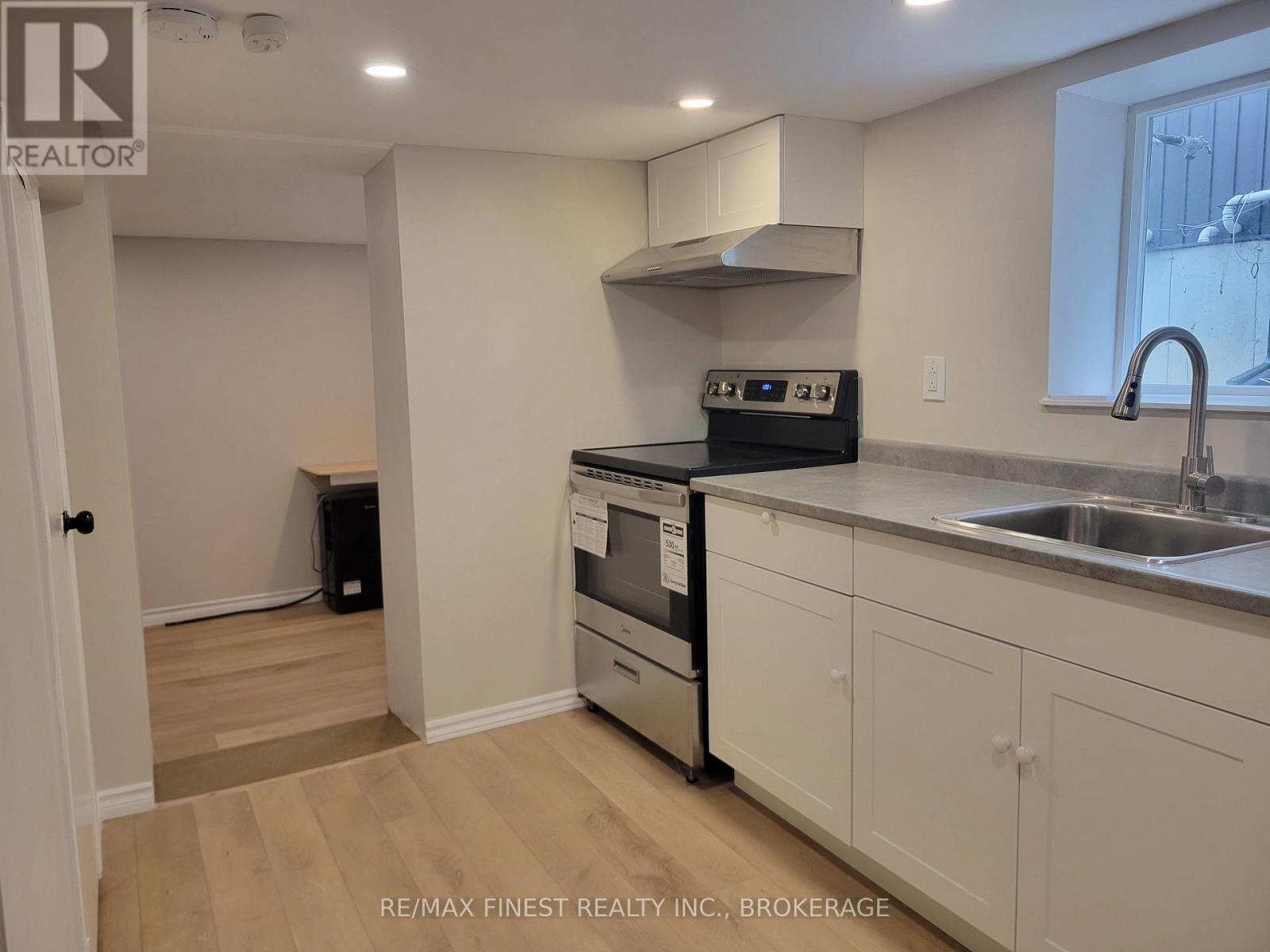 48 DUNDAS STREET - 33