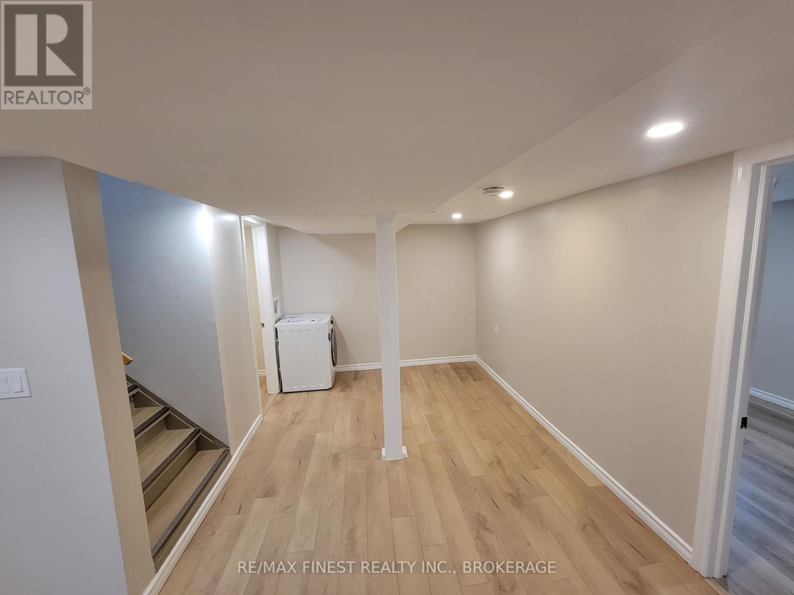 48 DUNDAS STREET - 34