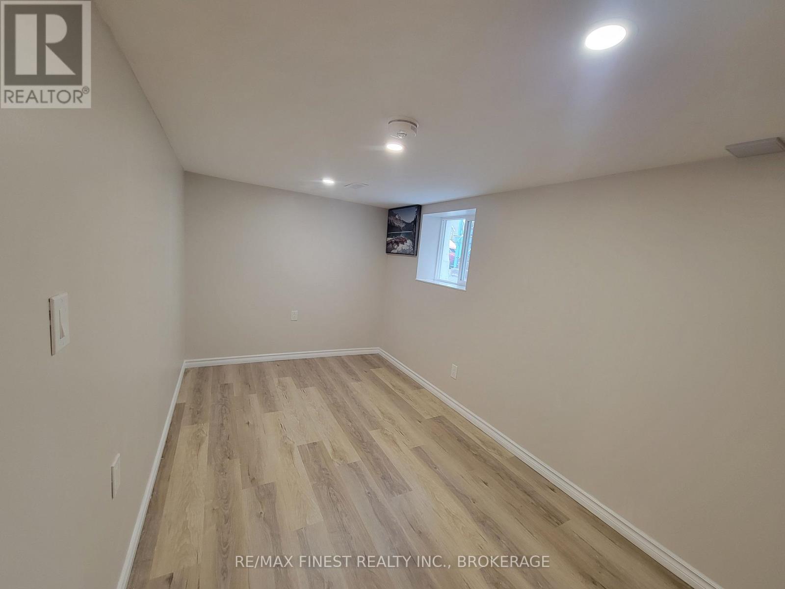 48 DUNDAS STREET - 35