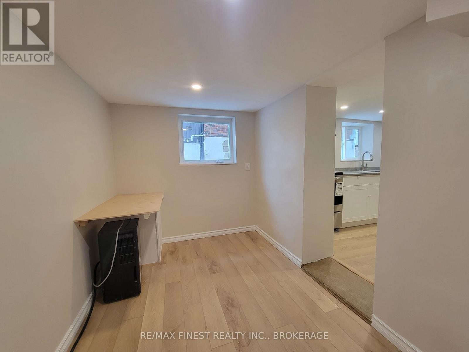 48 DUNDAS STREET - 40