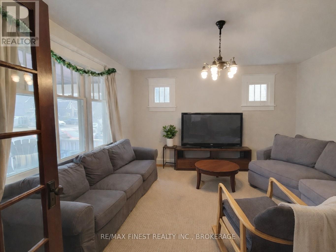 48 DUNDAS STREET - 6