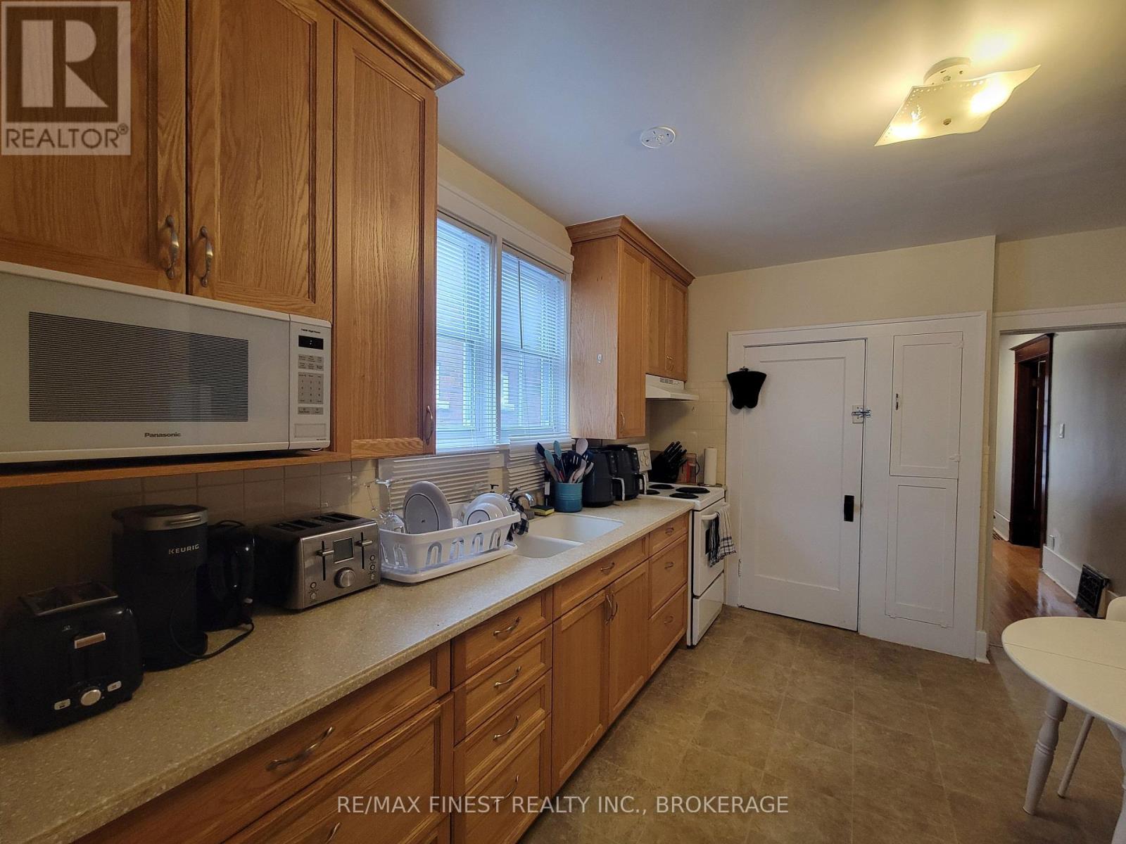 48 DUNDAS STREET - 9