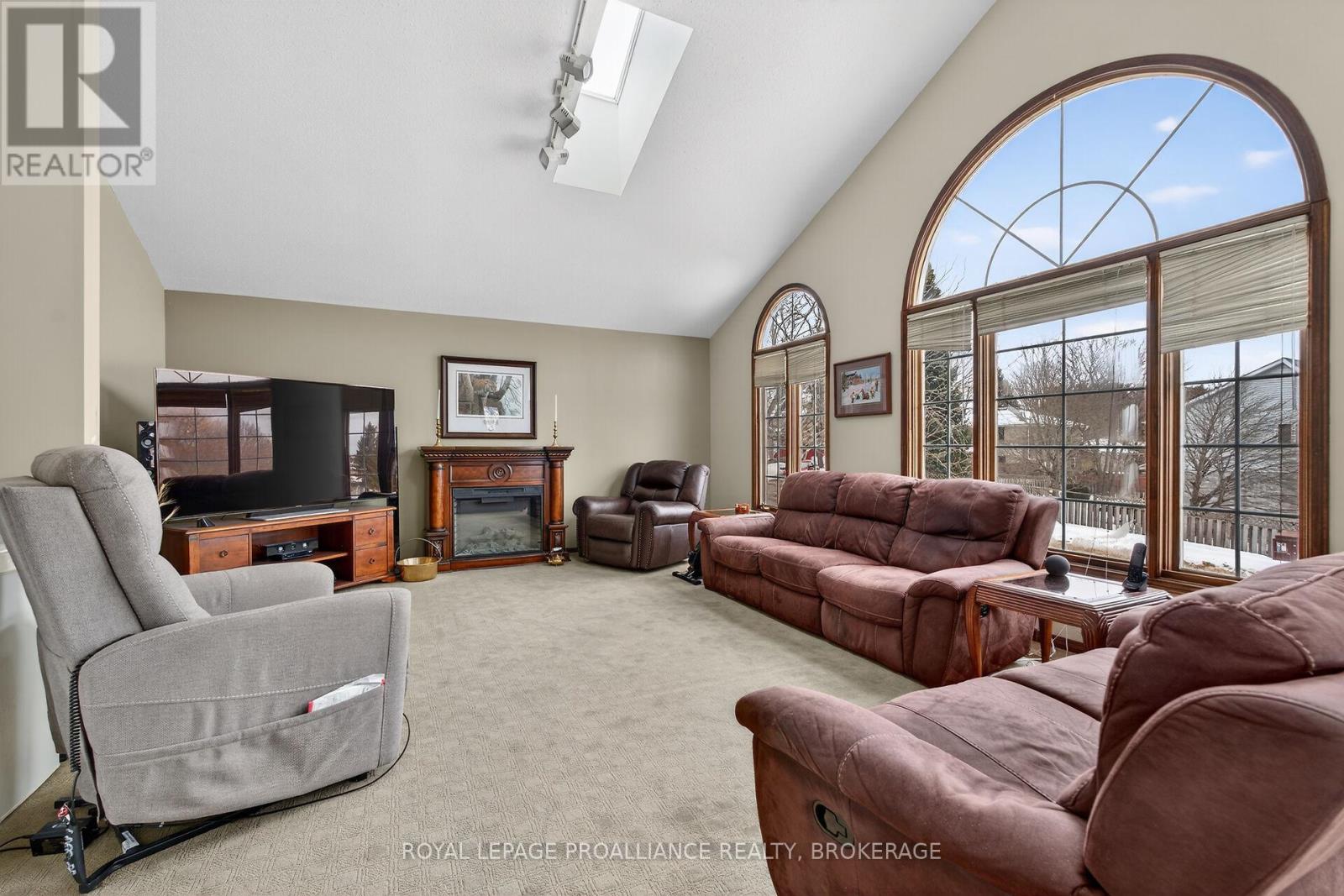 1021 DUNHAM STREET - 18
