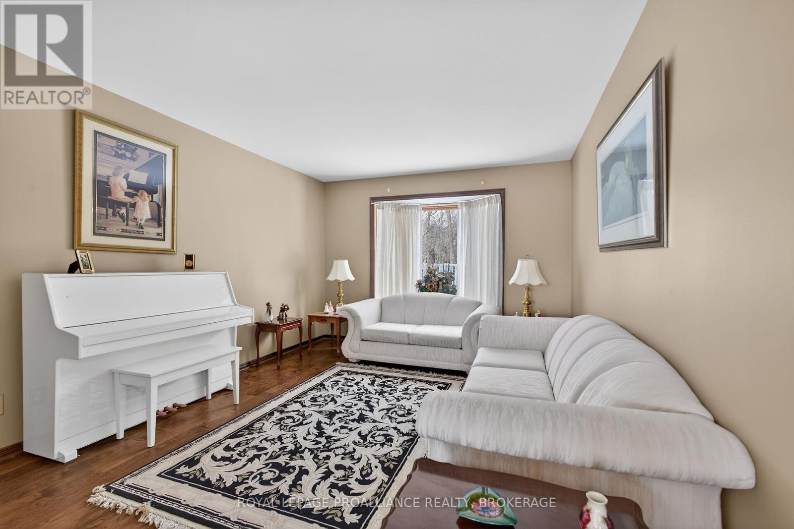1021 DUNHAM STREET - 5