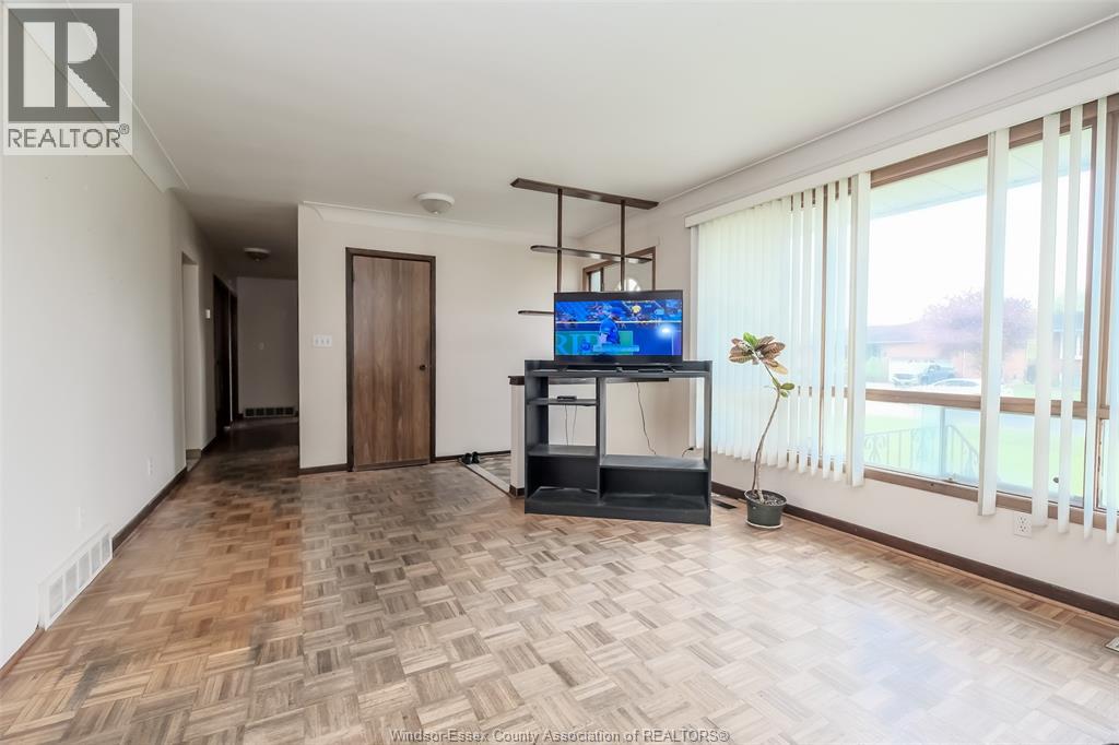 3949 WOODWARD AVENUE, Windsor, Ontario, N8W2Z5 — Photo 3