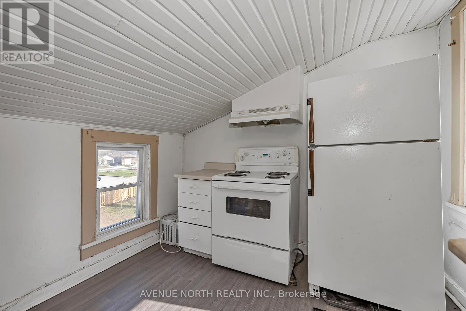 143 BROCKVILLE STREET - 22
