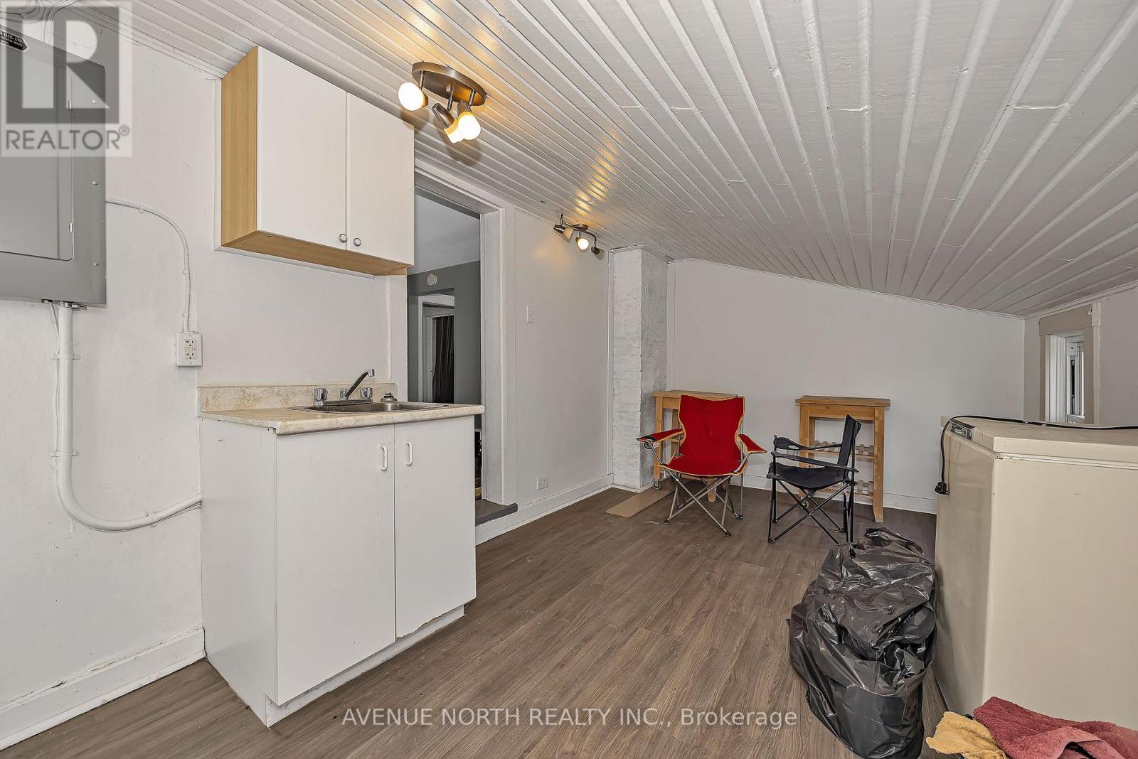 143 BROCKVILLE STREET - 23