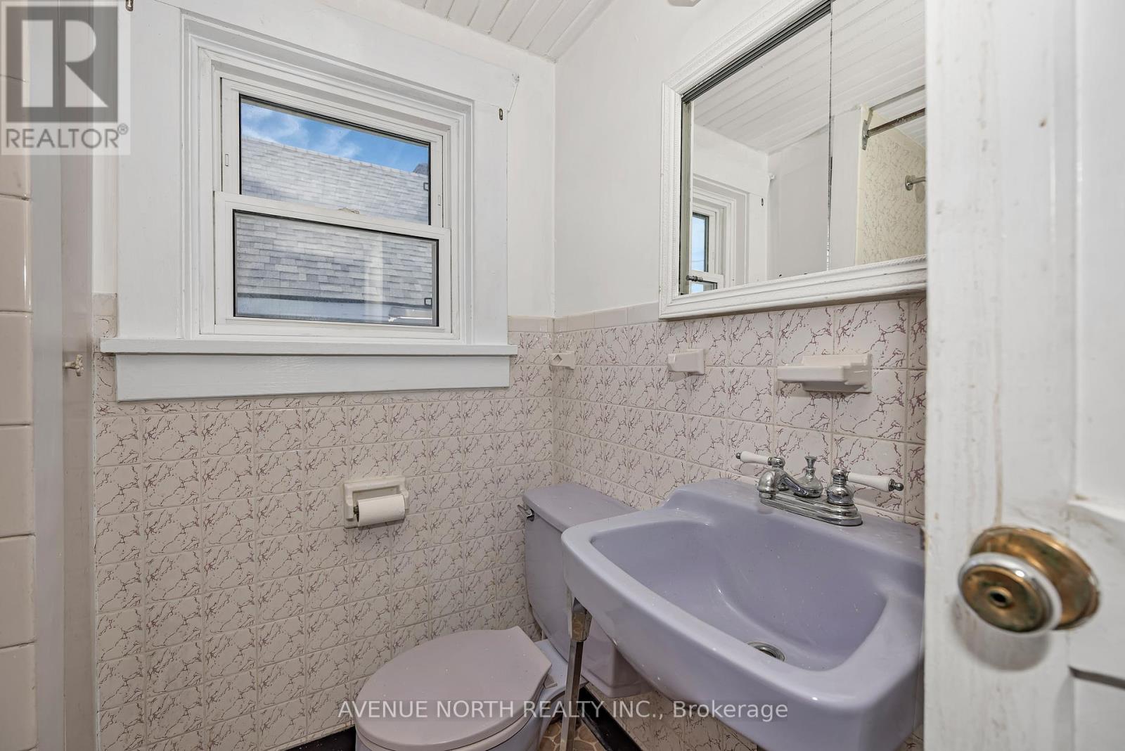 143 BROCKVILLE STREET - 26