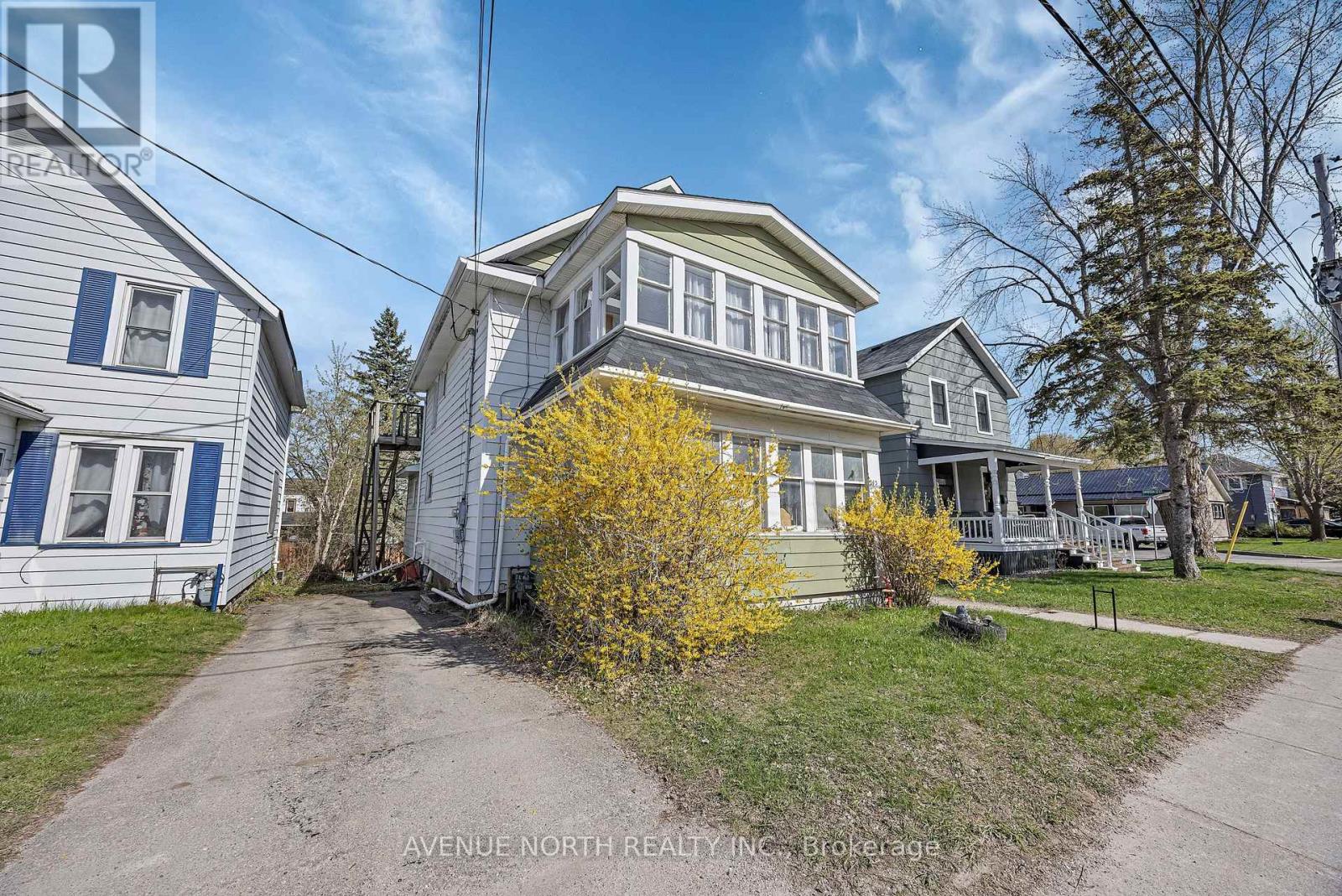 143 BROCKVILLE STREET - 3