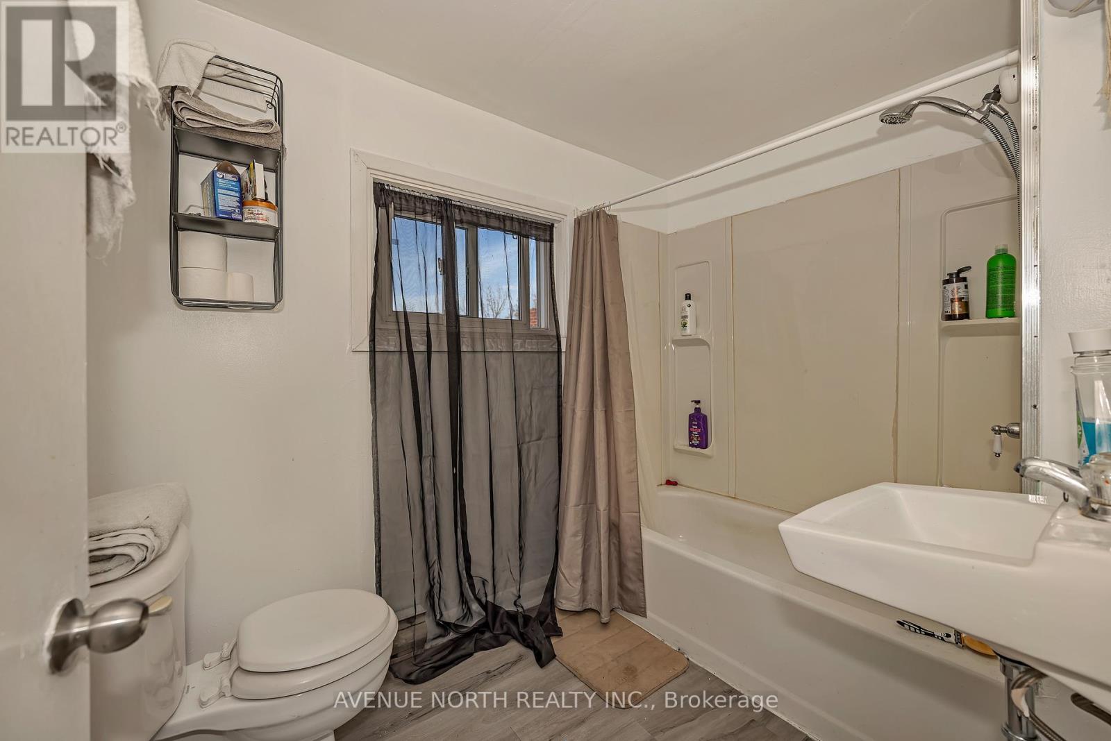 143 BROCKVILLE STREET - 36