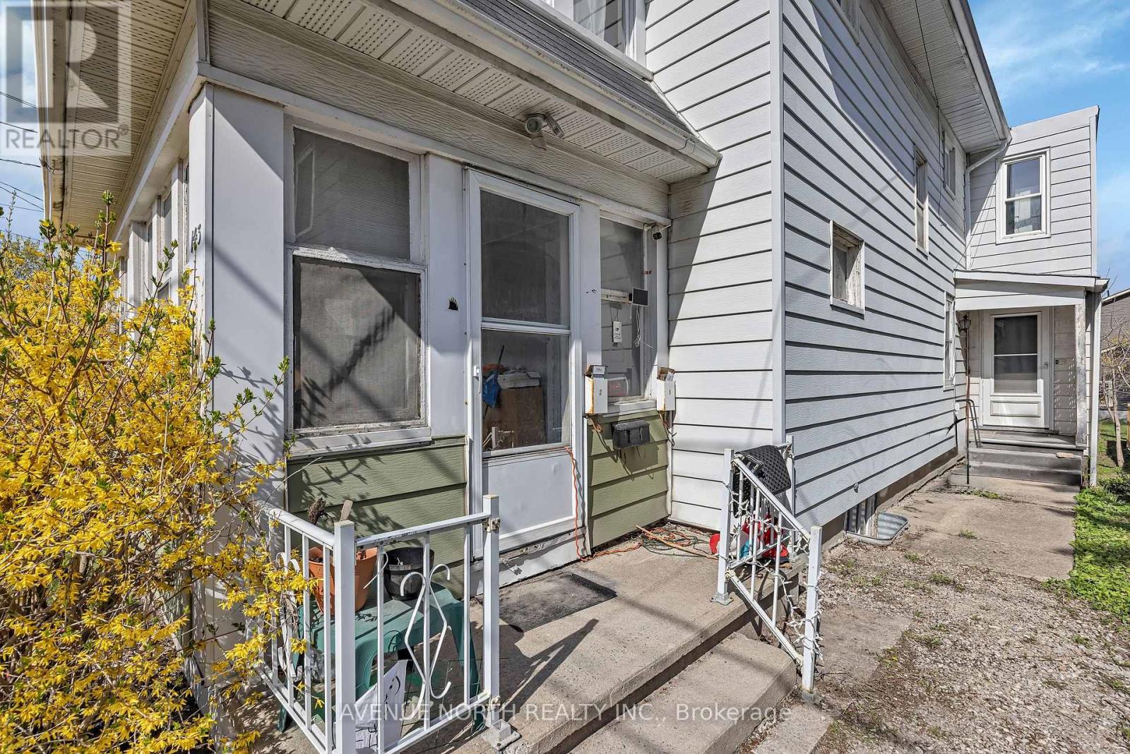 143 BROCKVILLE STREET - 4
