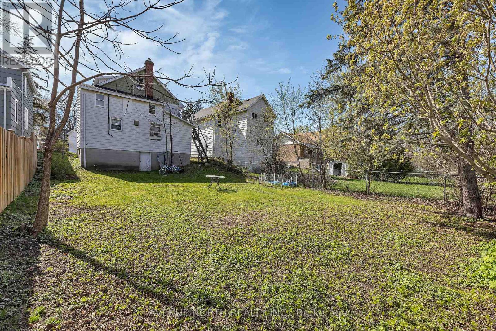 143 BROCKVILLE STREET - 43