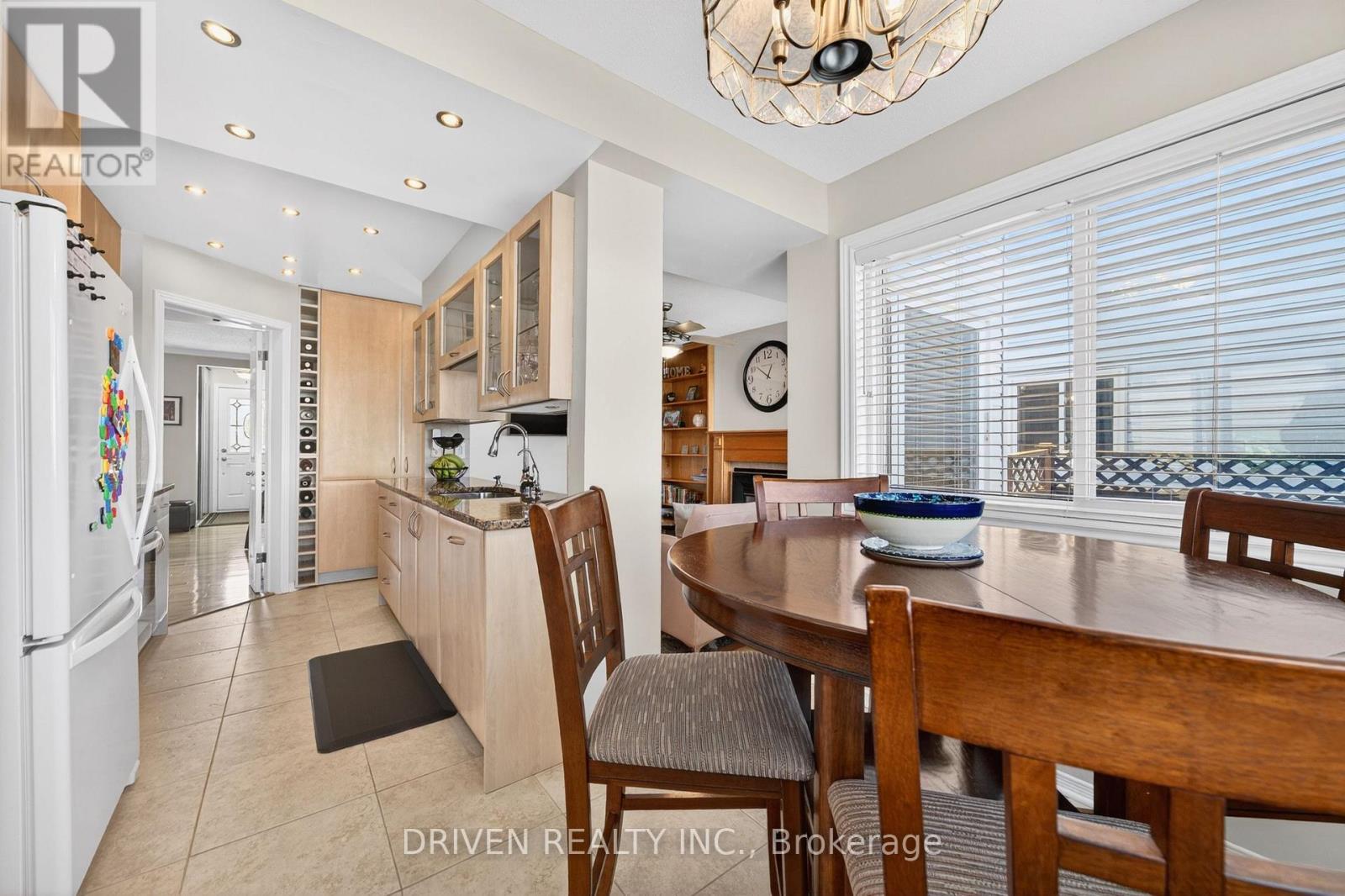 30 PEACOCK CRESCENT - 10