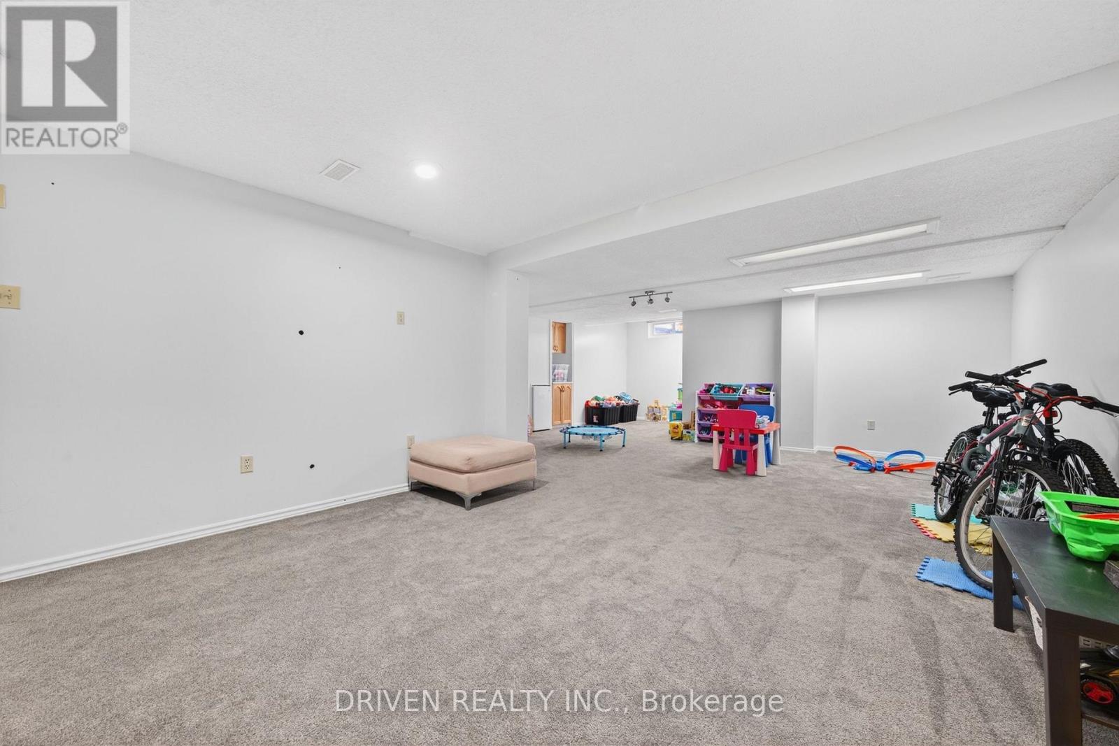 30 PEACOCK CRESCENT - 22