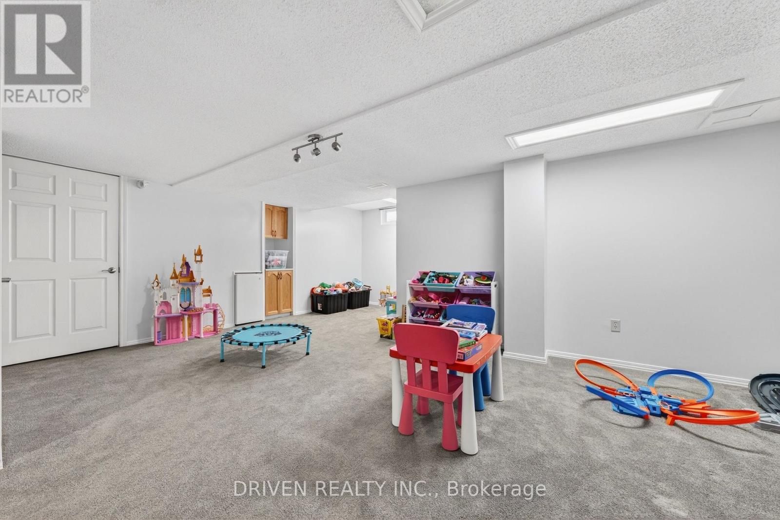 30 PEACOCK CRESCENT - 23