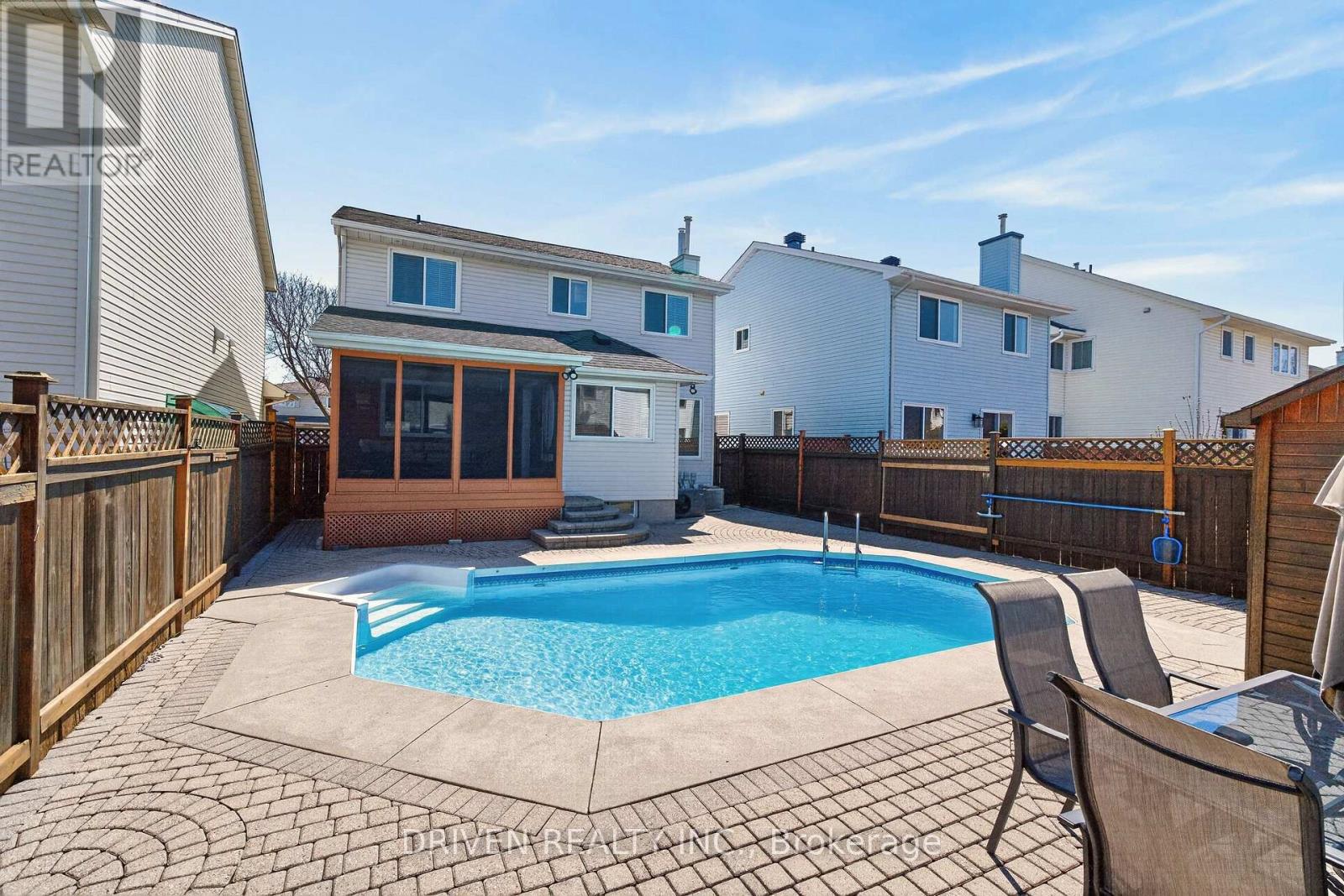 30 PEACOCK CRESCENT - 26