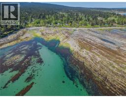 5235 Mcleod Rd, Hornby Island, BC V0R1Z0 Photo 16