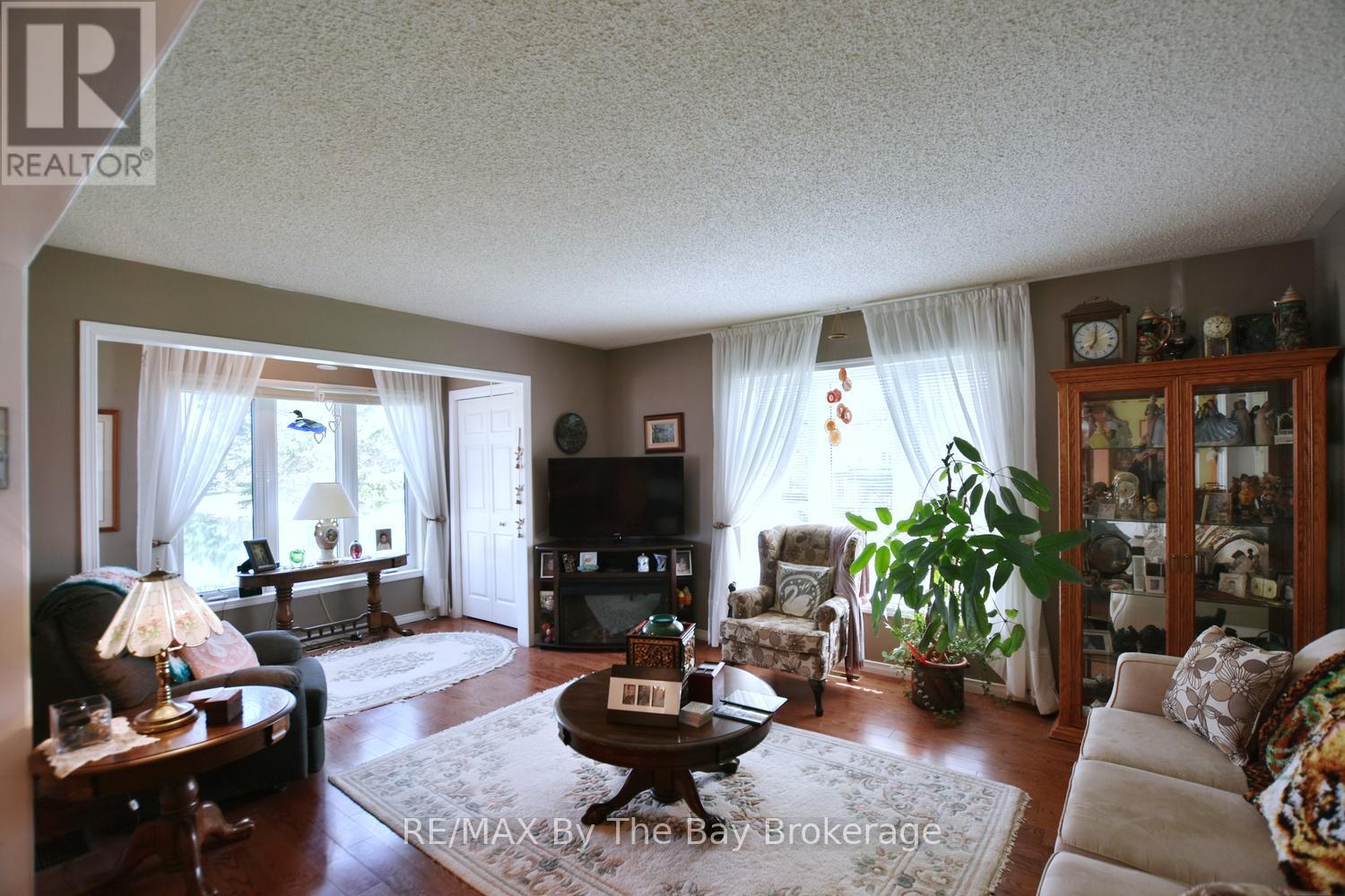 16 INDIANA AVENUE - 15