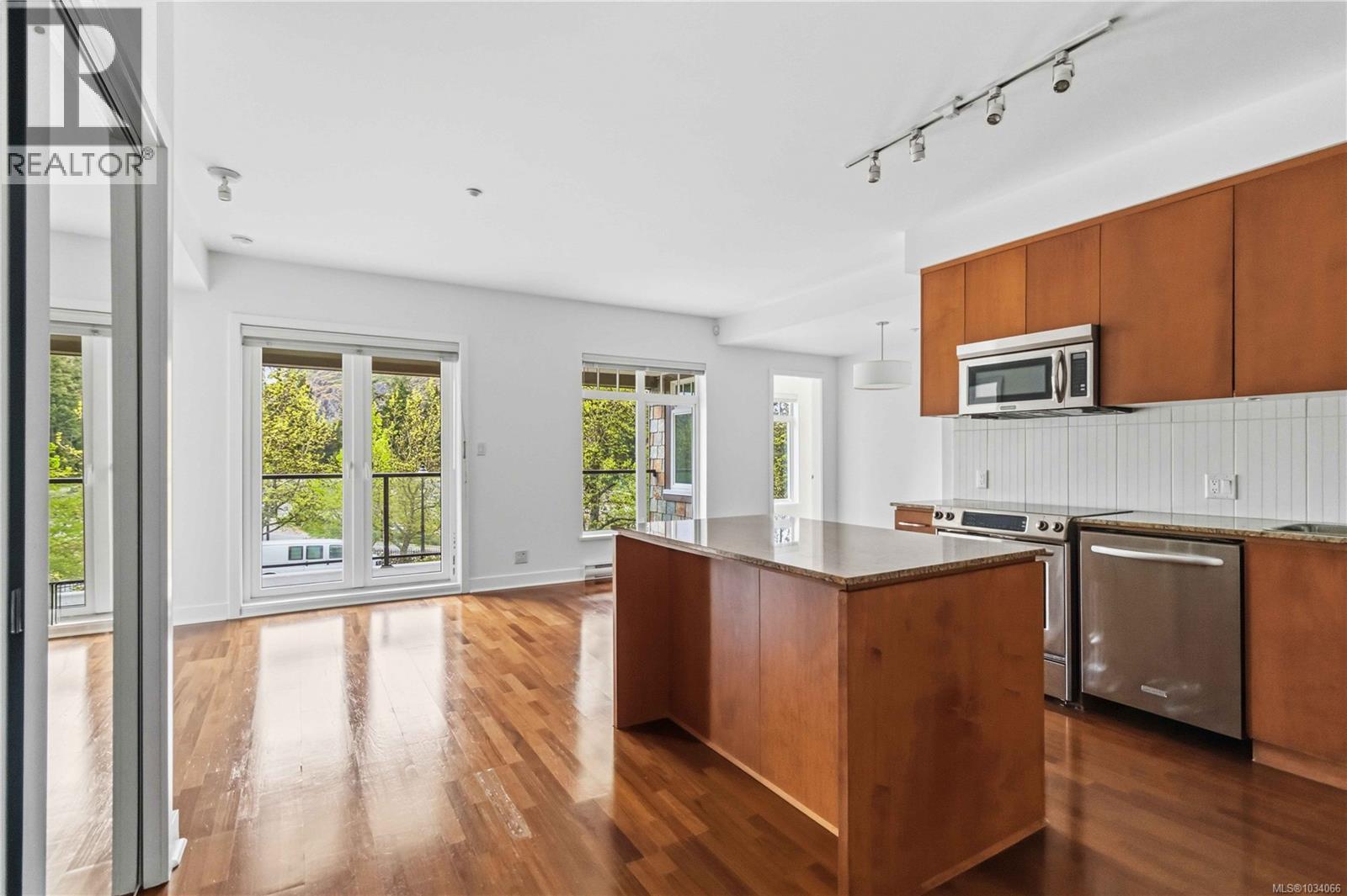 #203 1395 Bear Mountain Pkwy - 8