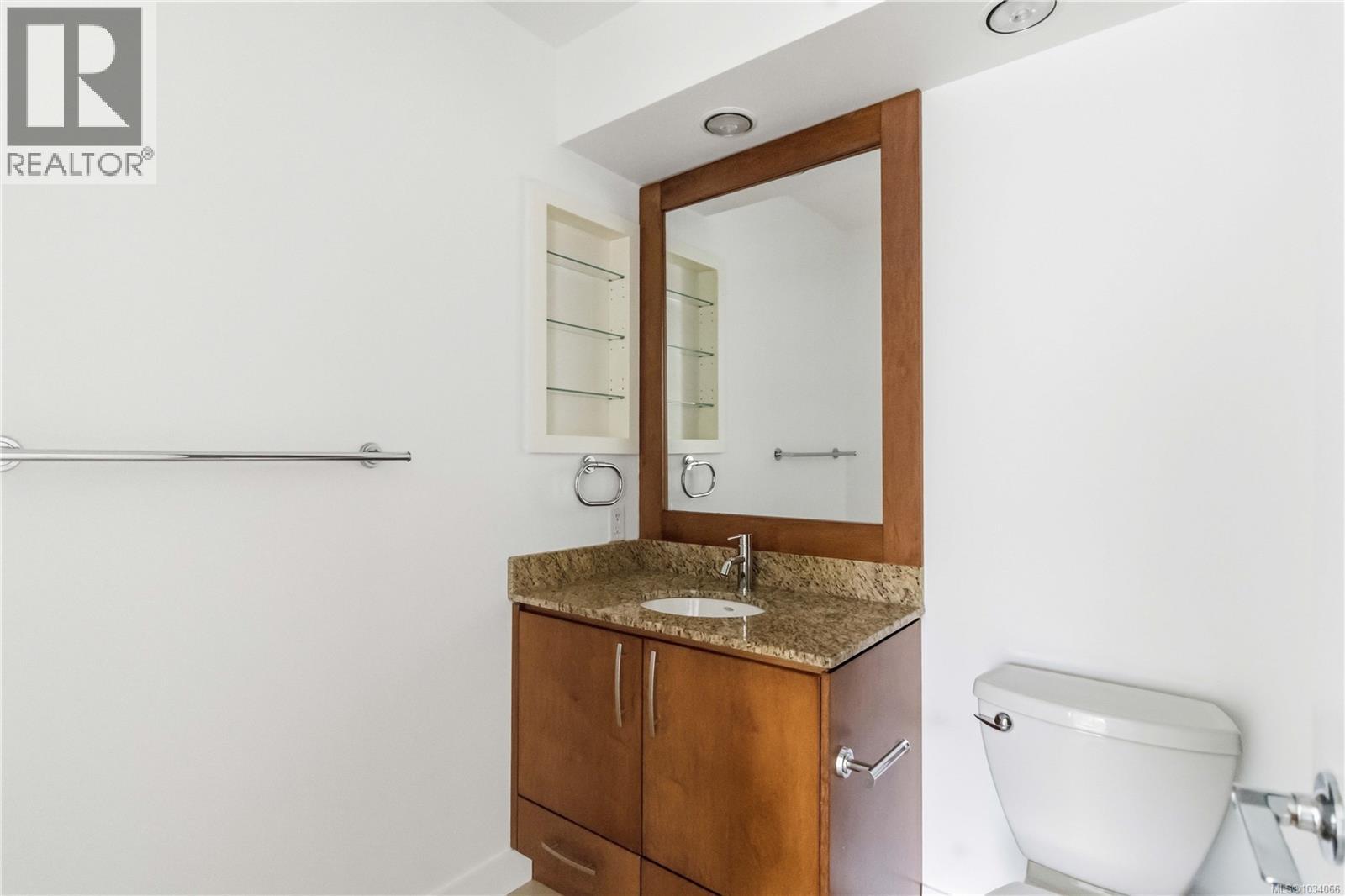 #203 1395 Bear Mountain Pkwy - 28