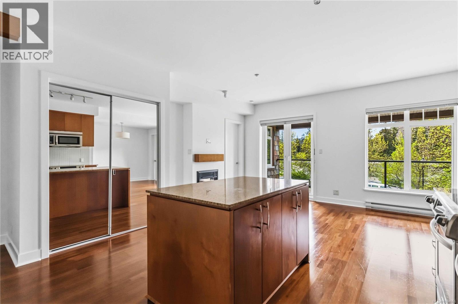 #203 1395 Bear Mountain Pkwy - 21
