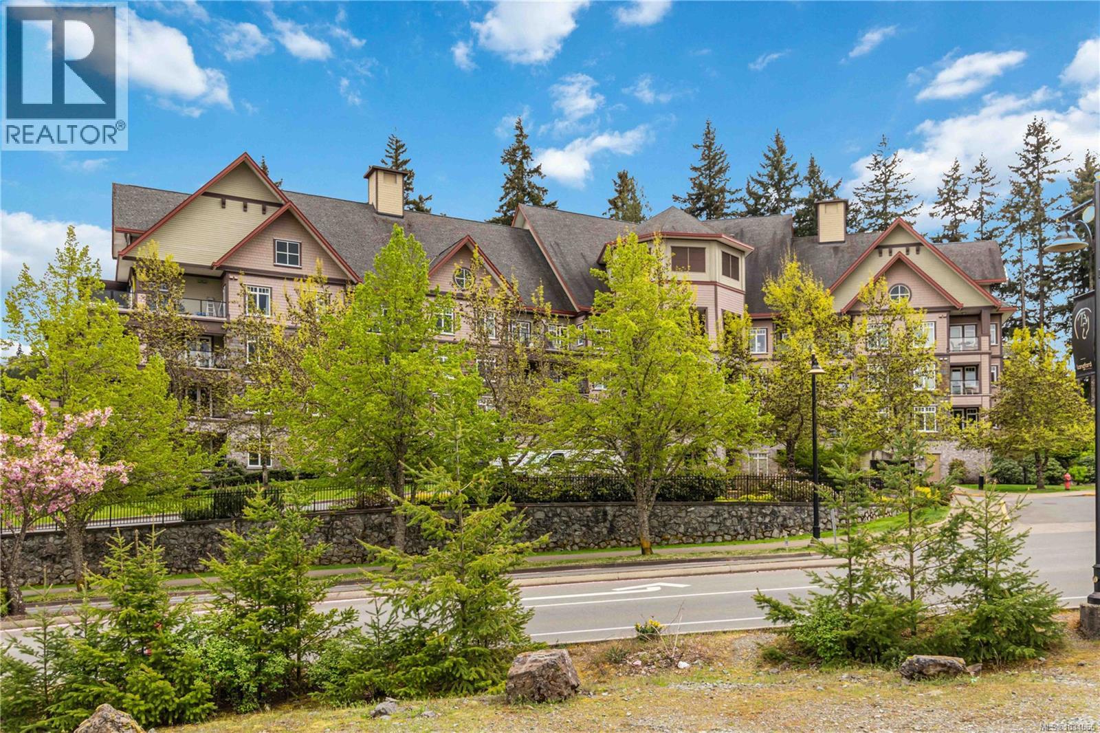 #203 1395 Bear Mountain Pkwy - 4