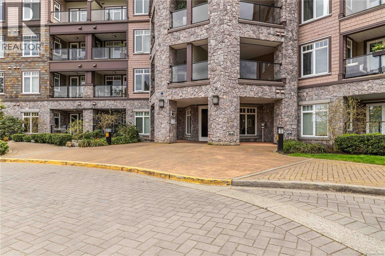 #203 1395 Bear Mountain Pkwy - 5