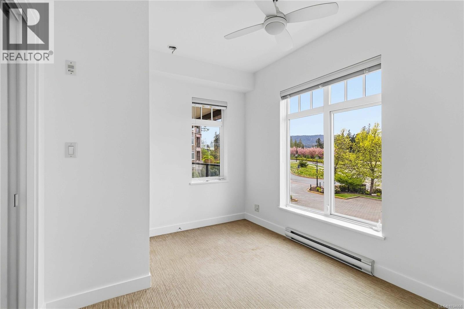 #203 1395 Bear Mountain Pkwy - 32