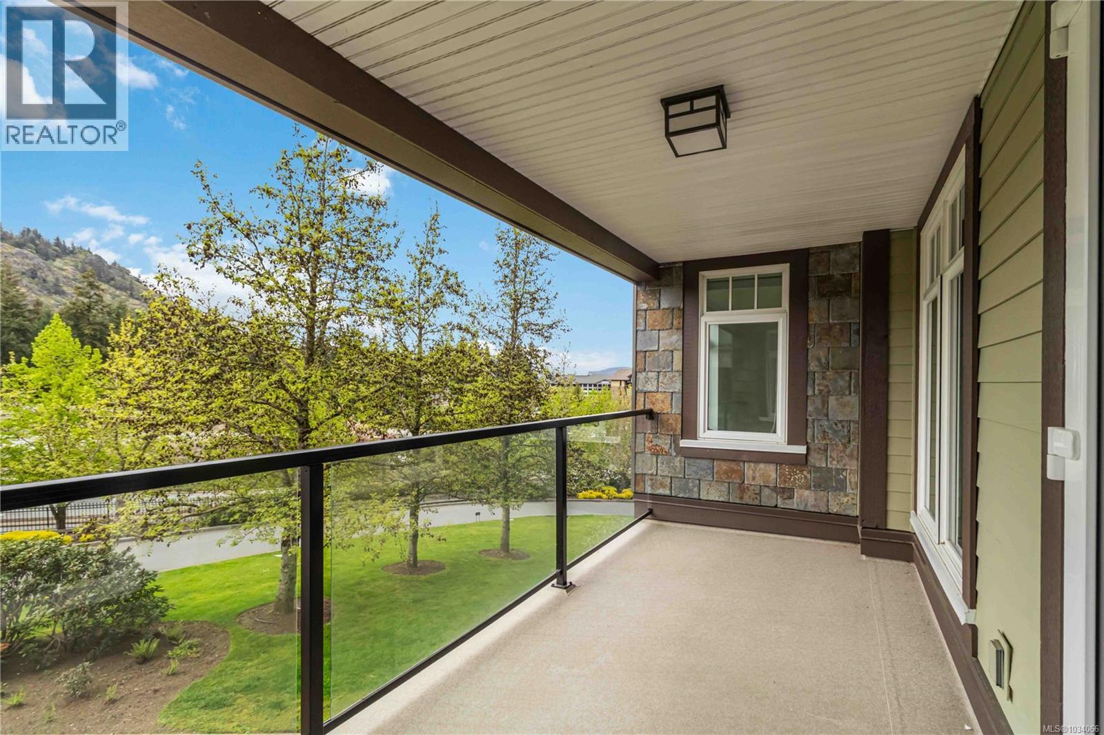 #203 1395 Bear Mountain Pkwy - 34