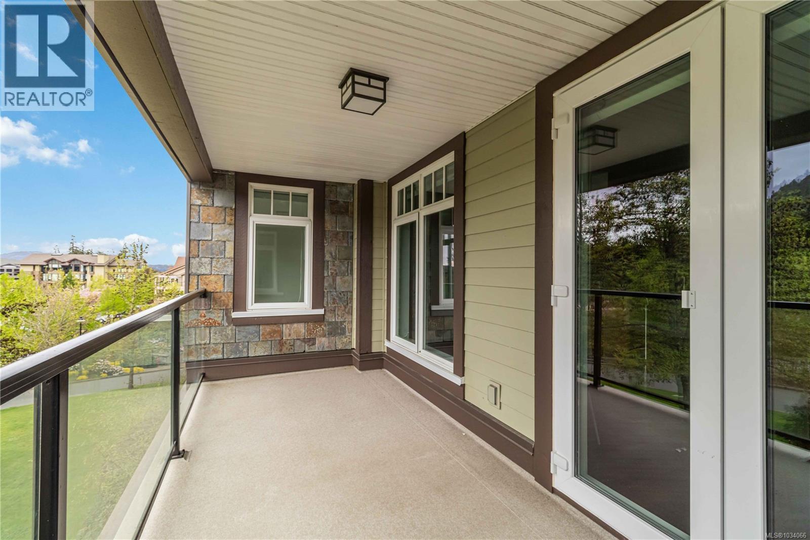 #203 1395 Bear Mountain Pkwy - 35
