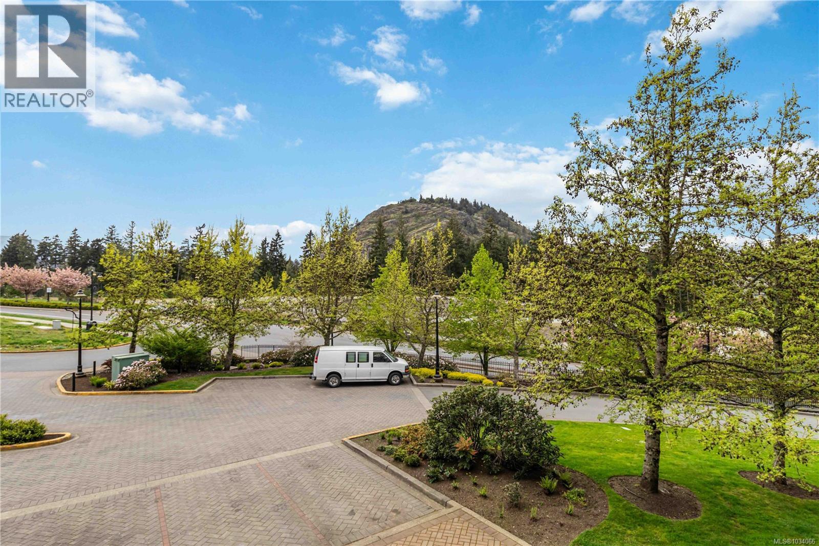 #203 1395 Bear Mountain Pkwy - 38