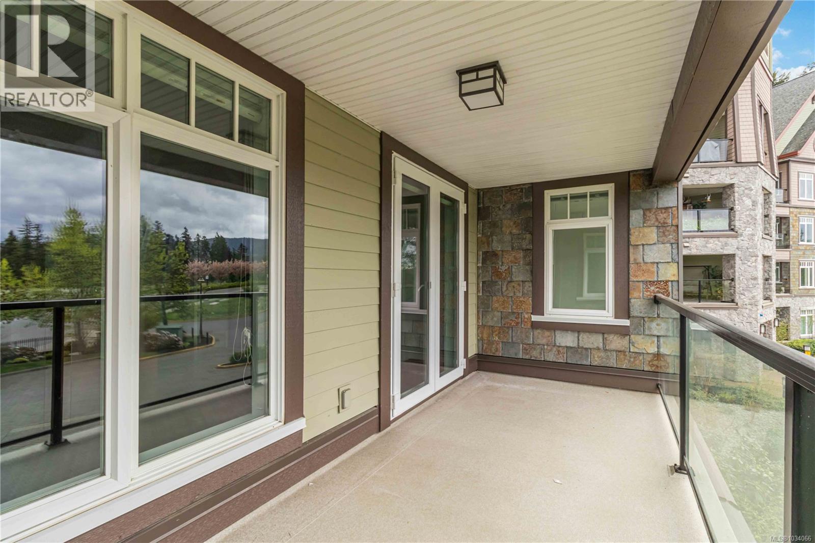 #203 1395 Bear Mountain Pkwy - 36
