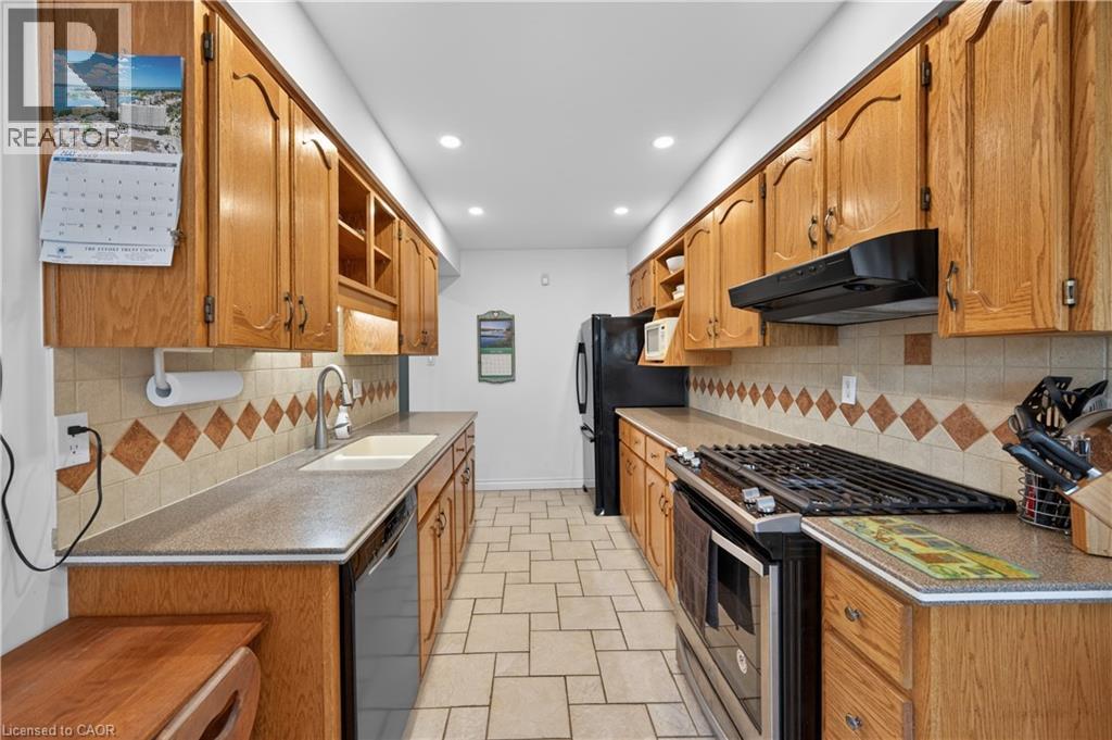 30 OSLER Drive Unit# 7, Dundas, Ontario, L9H6W1 — Photo 9