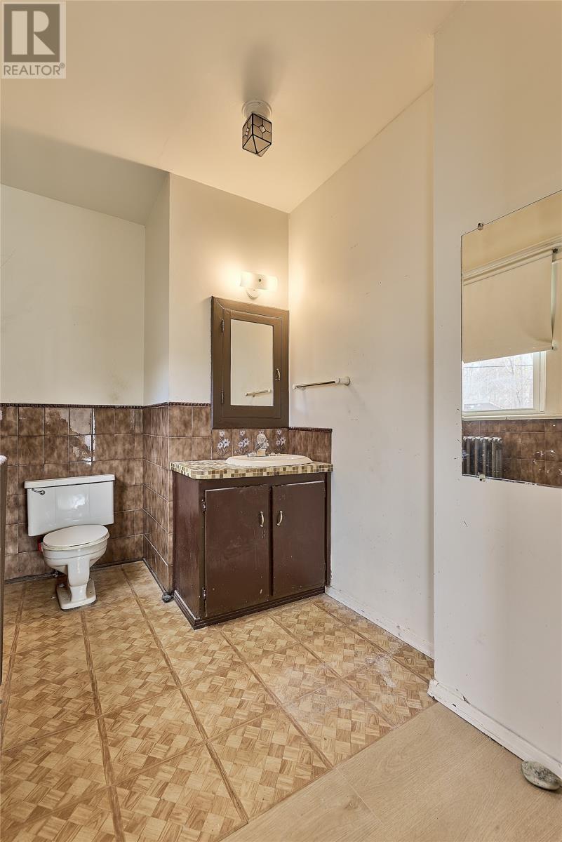 300 Topsail Road - 17