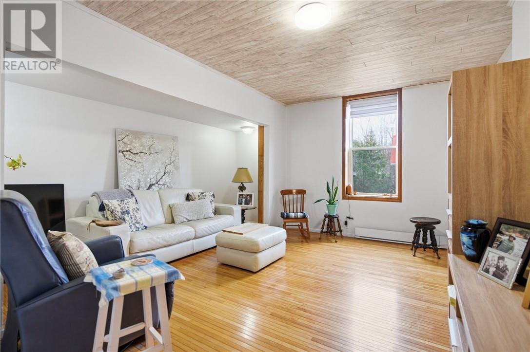 75 Wellington Street - 10