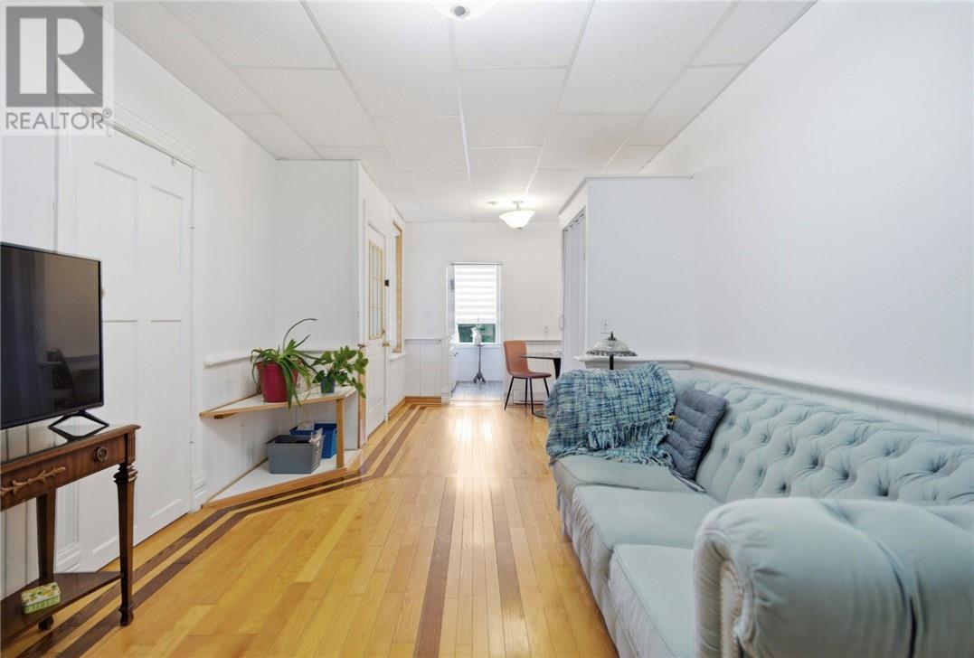 75 Wellington Street - 13