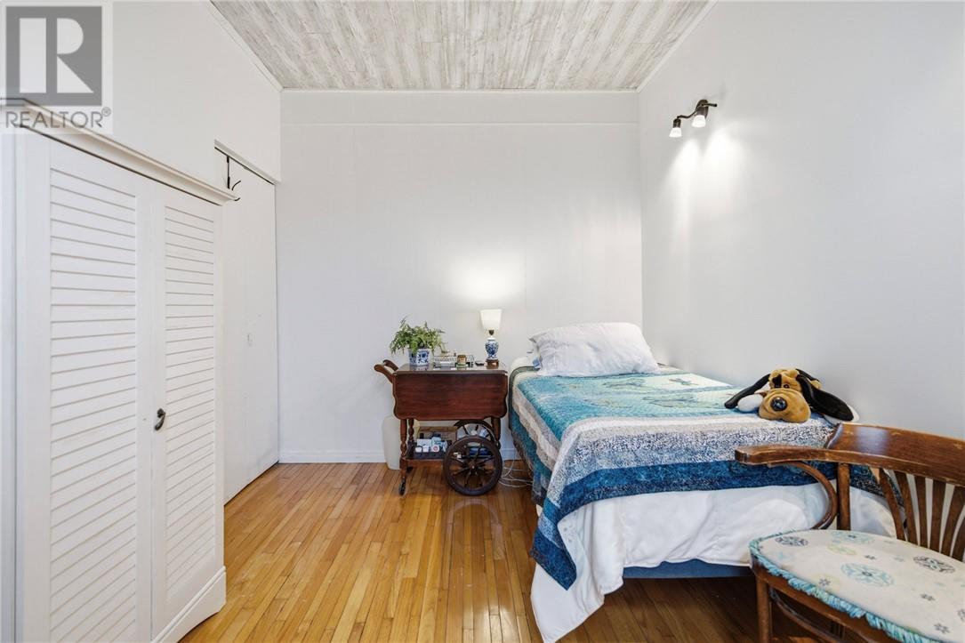 75 Wellington Street - 24