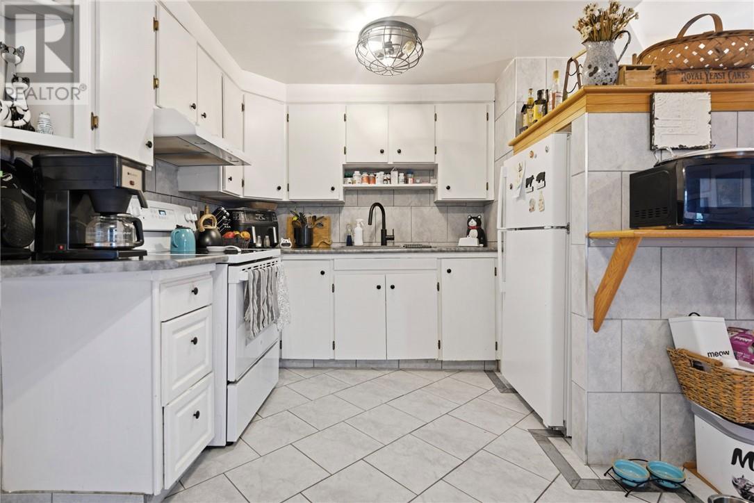 75 Wellington Street - 35
