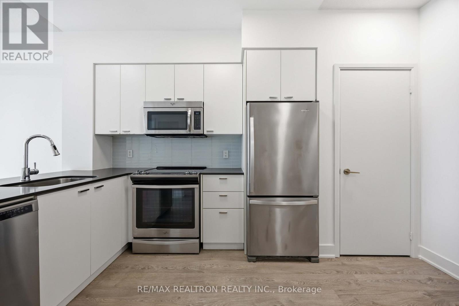 #1501 30 ROEHAMPTON AVENUE - 1